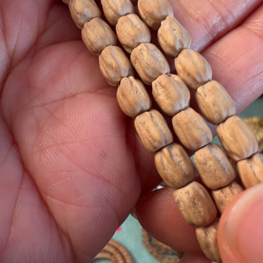 小***牛吊坠柏香籽/百香籽F178