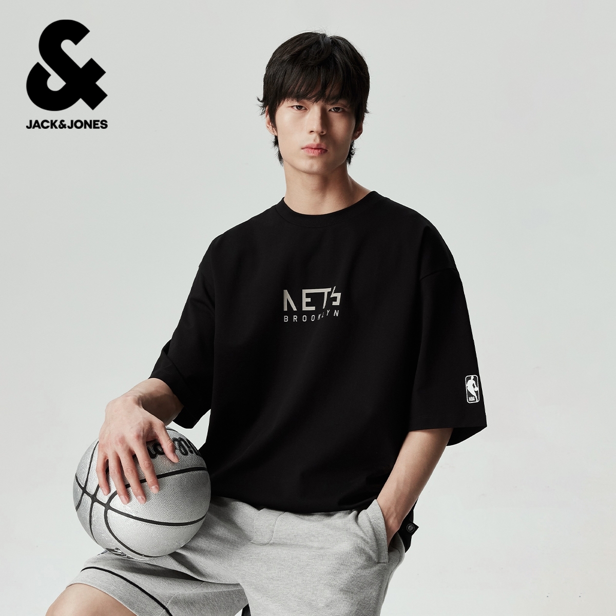 杰克琼斯NBA篮网队联名宽松舒适休闲百搭胶印logo印花上衣夏季