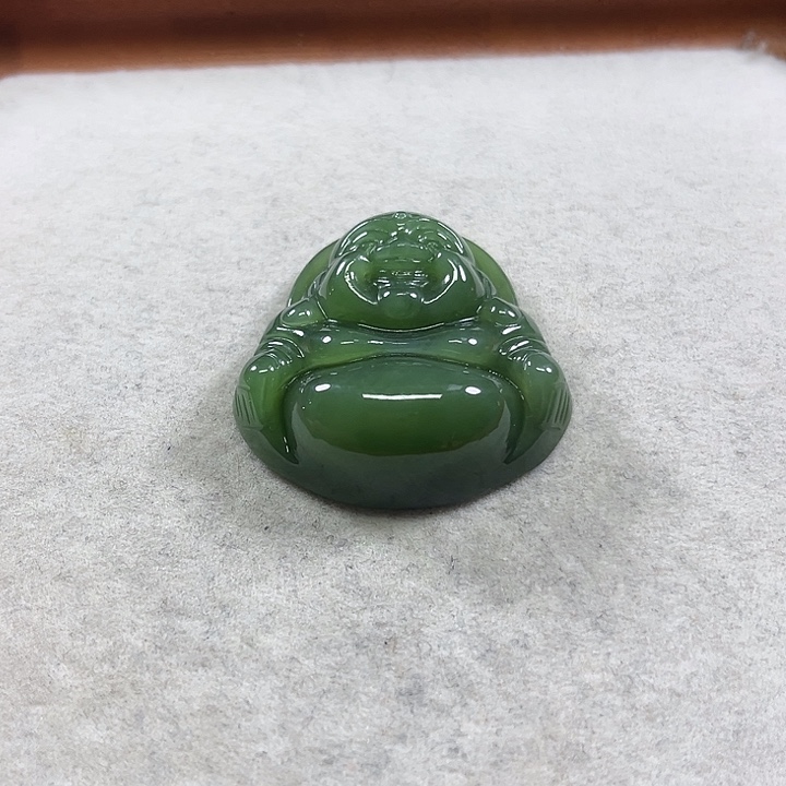 颈饰未镶嵌和田玉（碧玉）