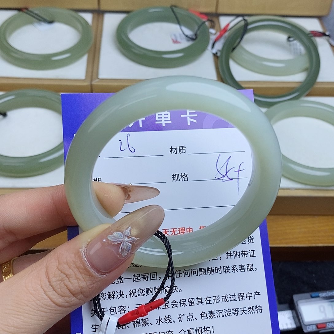 和田玉手镯未镶嵌暗****妇 QD