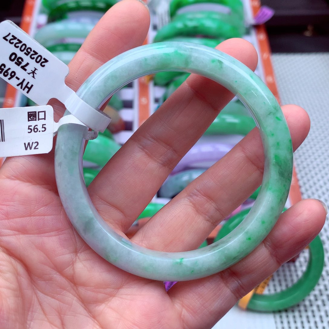 翡翠未镶嵌手镯翡翠