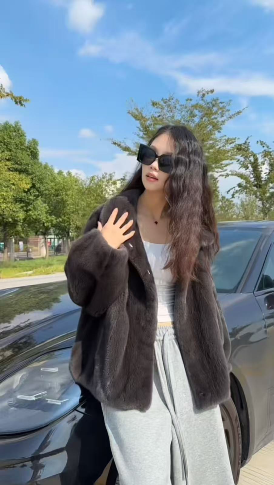 【酥酥】新款2025海宁进口小母貂整貂水貂皮草女短款外套时尚