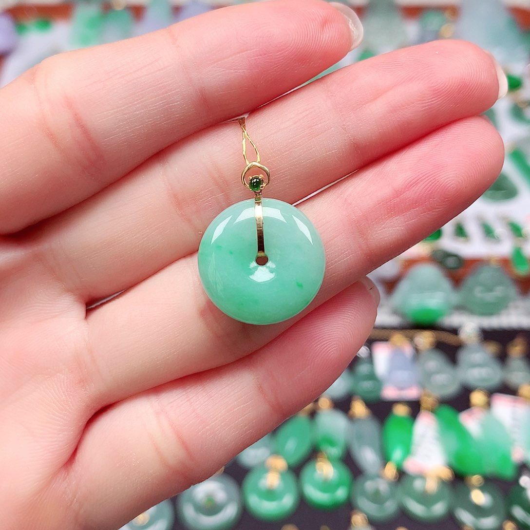 翡翠颈饰18K金镶嵌天然翡翠A货