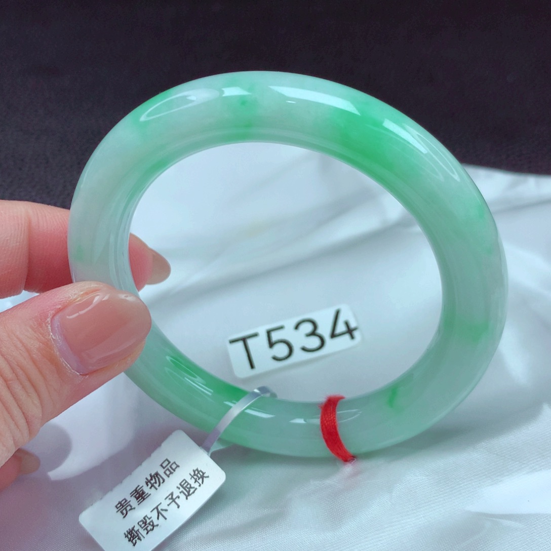 翡翠手镯未镶嵌手镯88