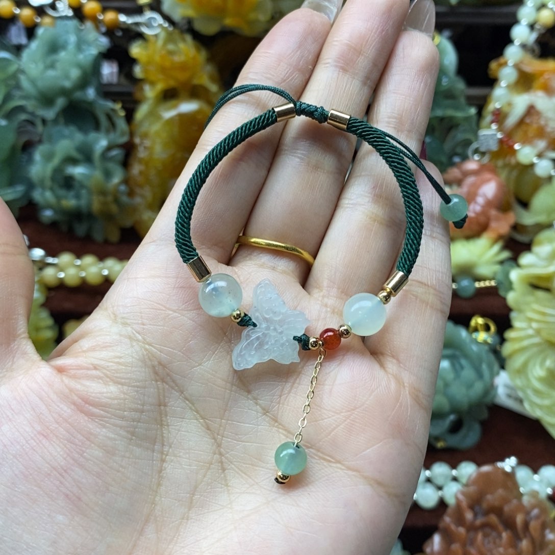 蛇纹石玉挂件未镶嵌