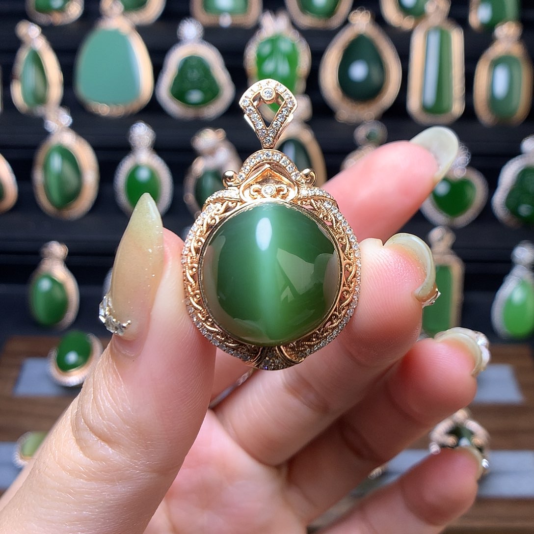 和田玉首饰18K金镶嵌