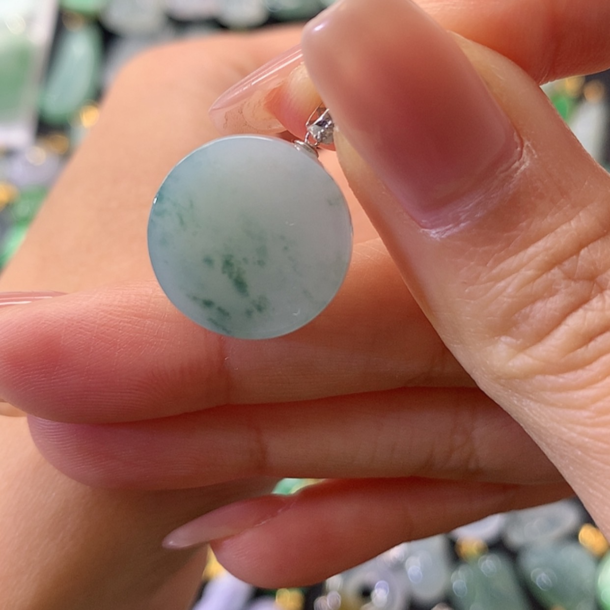 【闪购商品】翡翠吊坠(赠链)18K金镶嵌