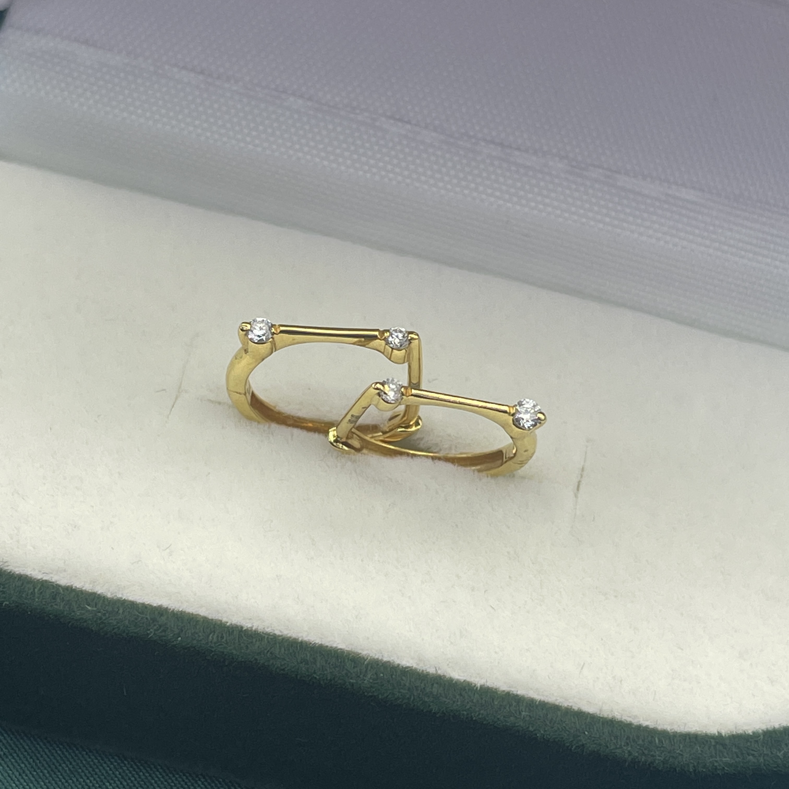 18K金镶嵌钻石耳饰0.10精致时尚气质