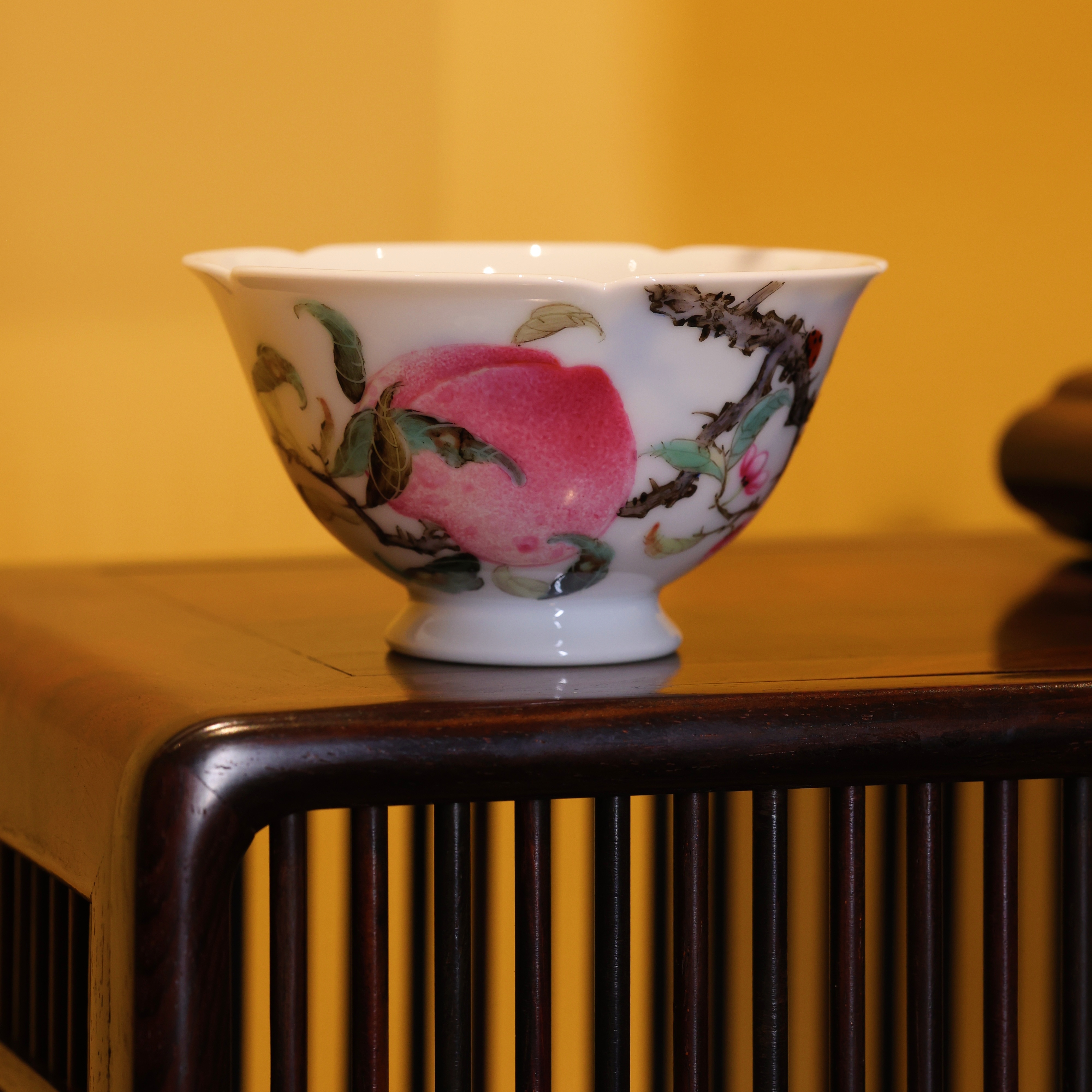 钟新春·二桃粉彩花口杯  景德镇 纯手工手绘