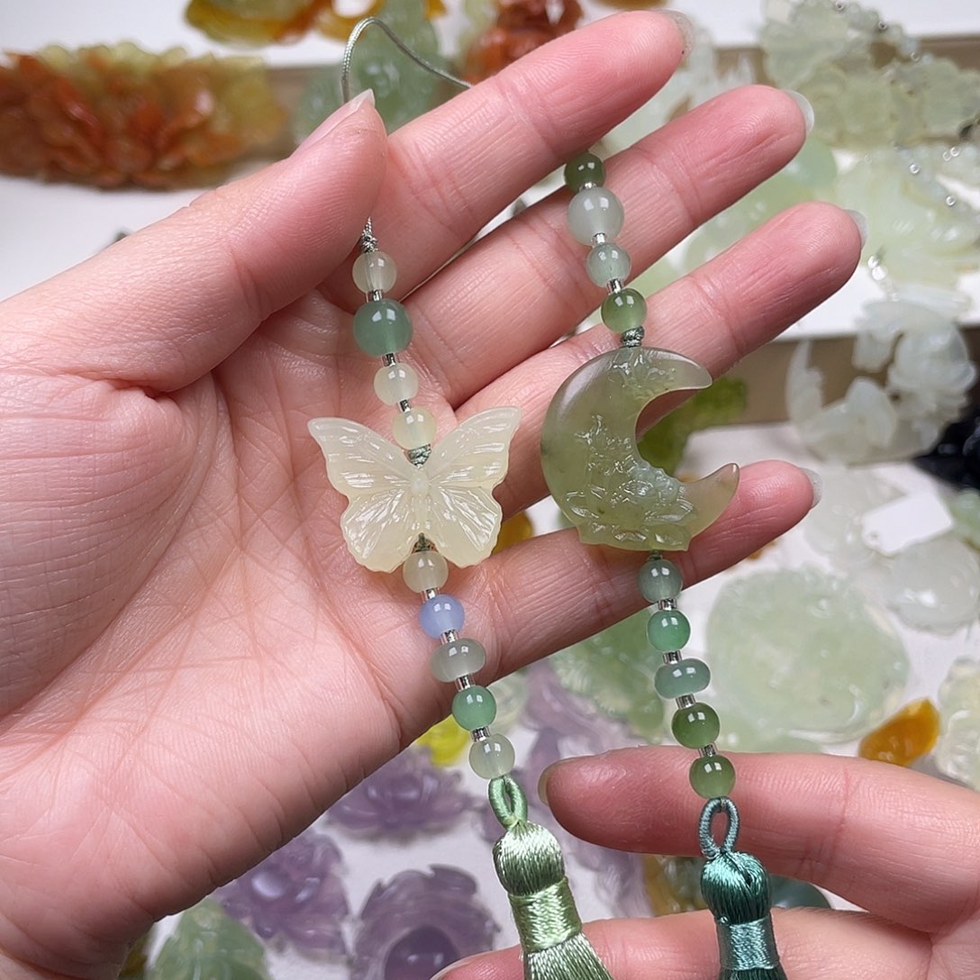 蛇纹石玉未镶嵌颈饰