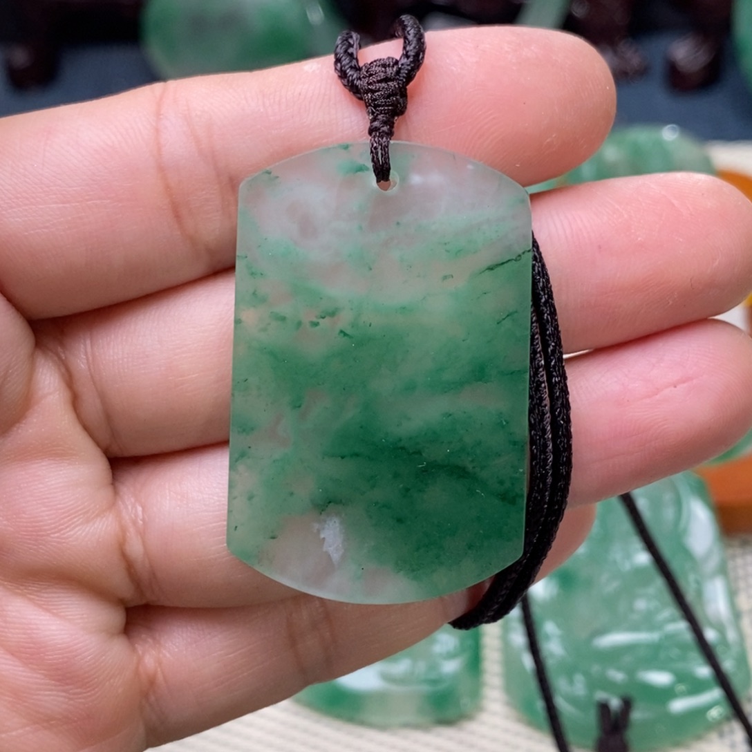 石英质玉颈饰未镶嵌