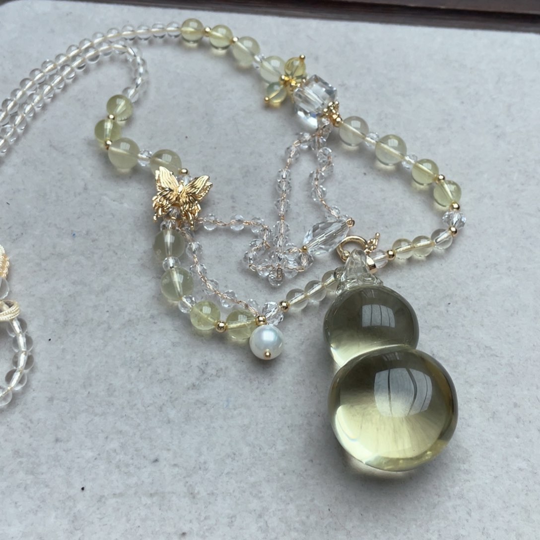 水晶吊坠(不含链)未镶嵌闫****?