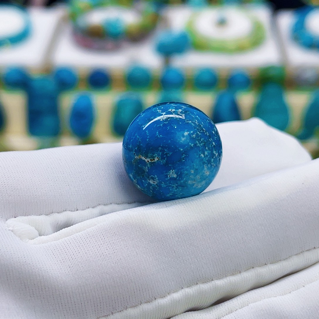 绿松石未镶嵌颈饰