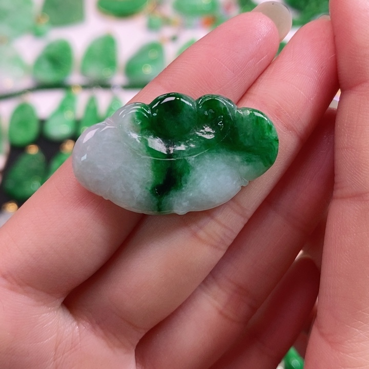 颈饰未镶嵌翡翠吊坠