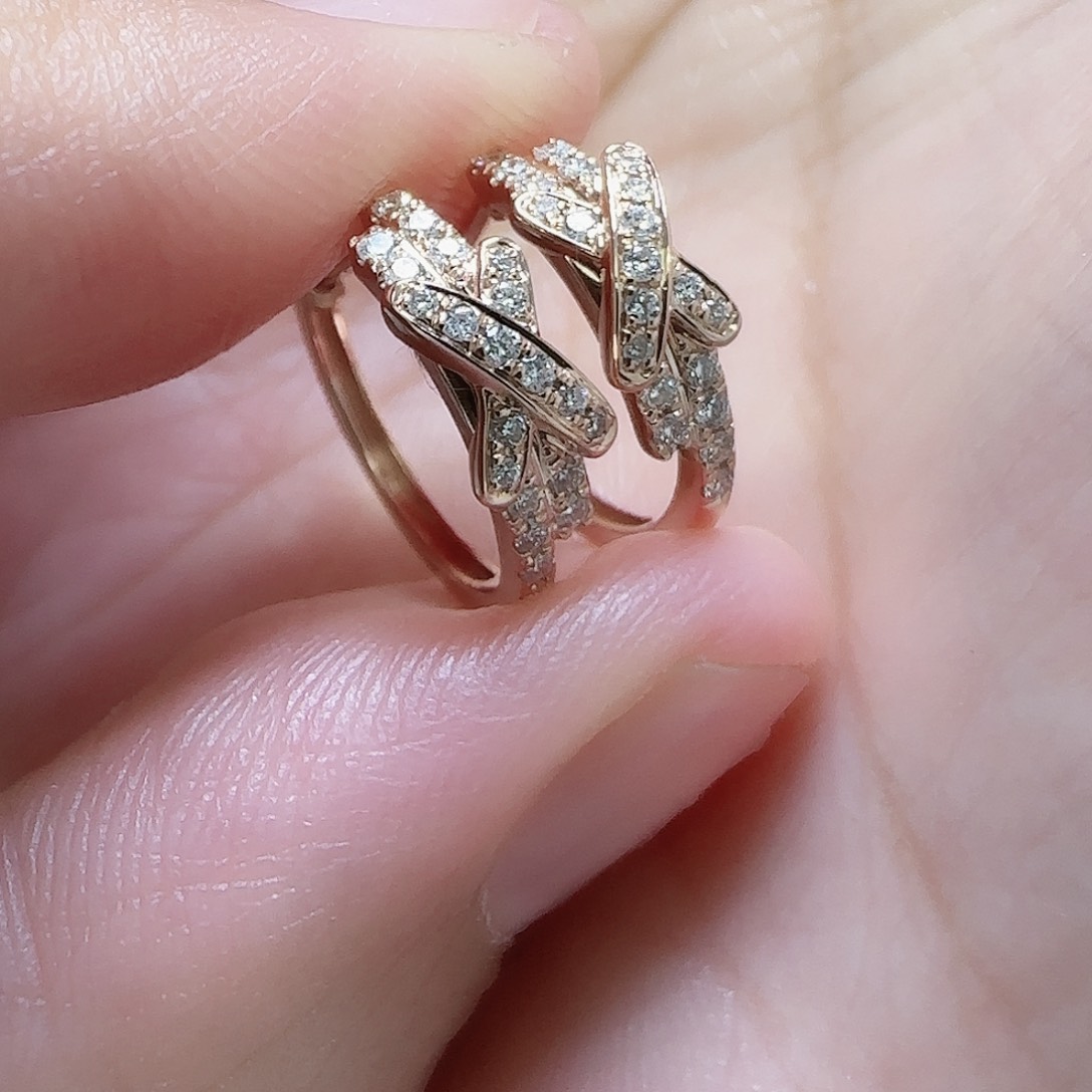 耳饰18K金镶嵌天然钻石