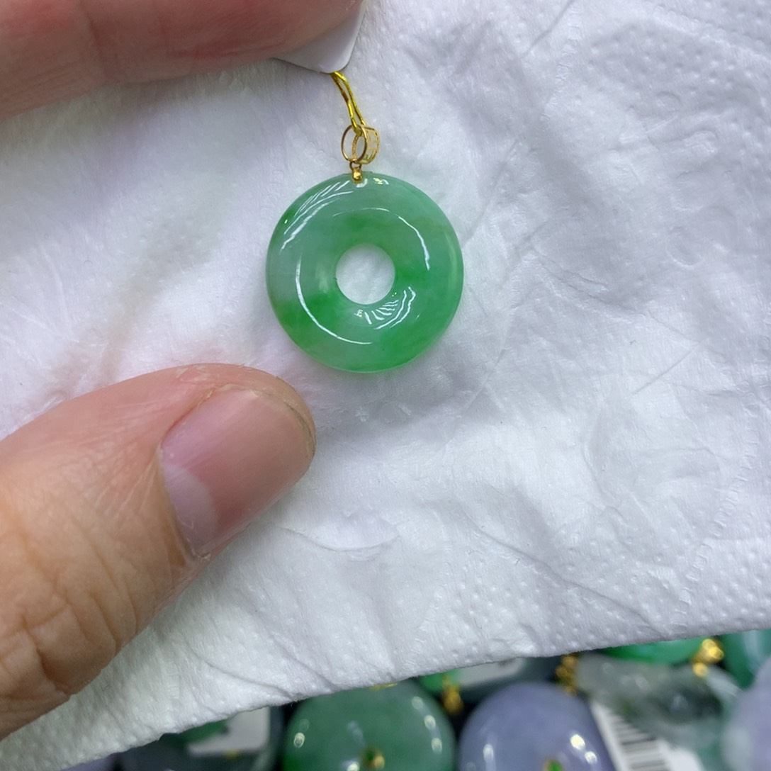 颈饰18K金镶嵌翡翠