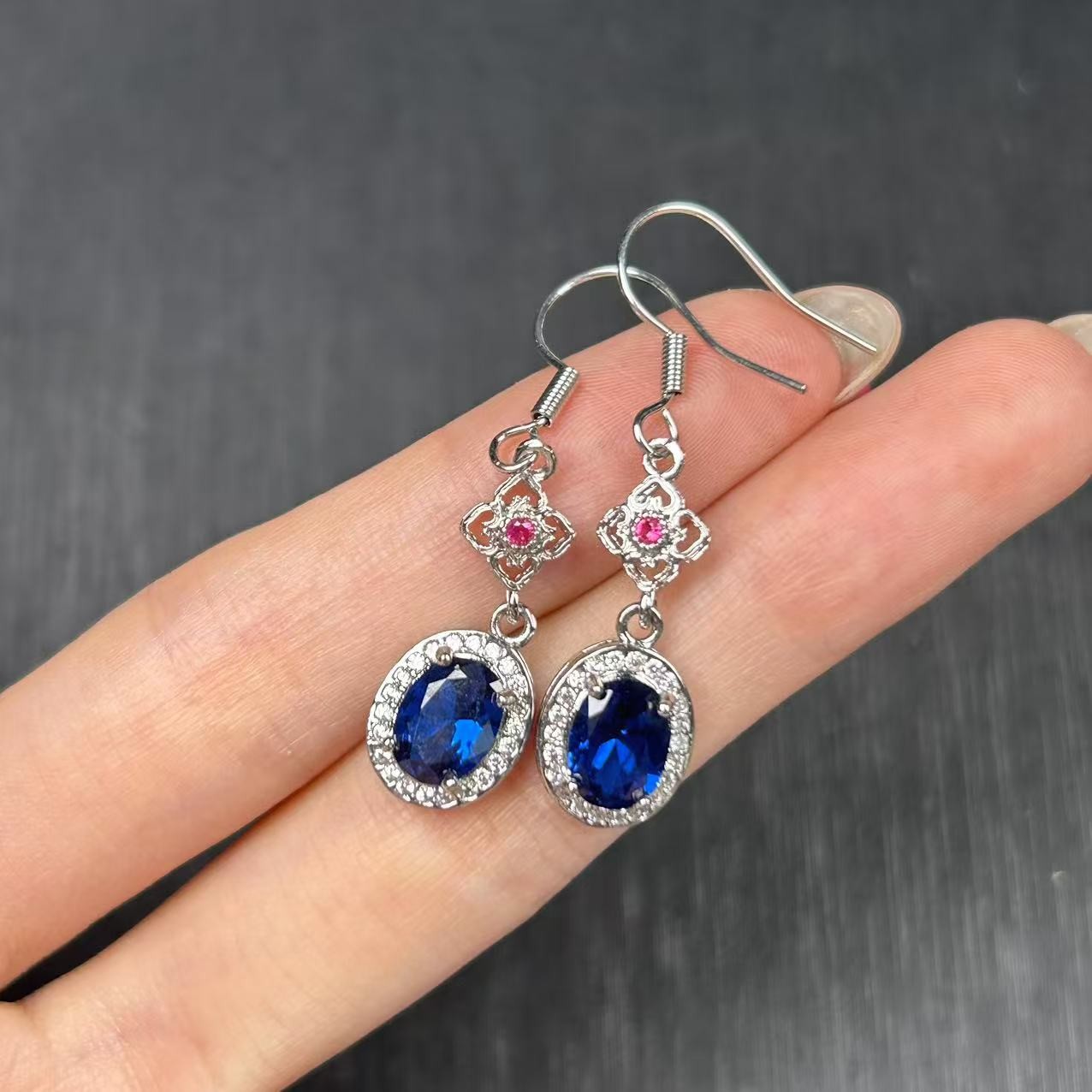 阿鲁沙-典藏高奢培育钴蓝尖晶-精工合金耳饰721