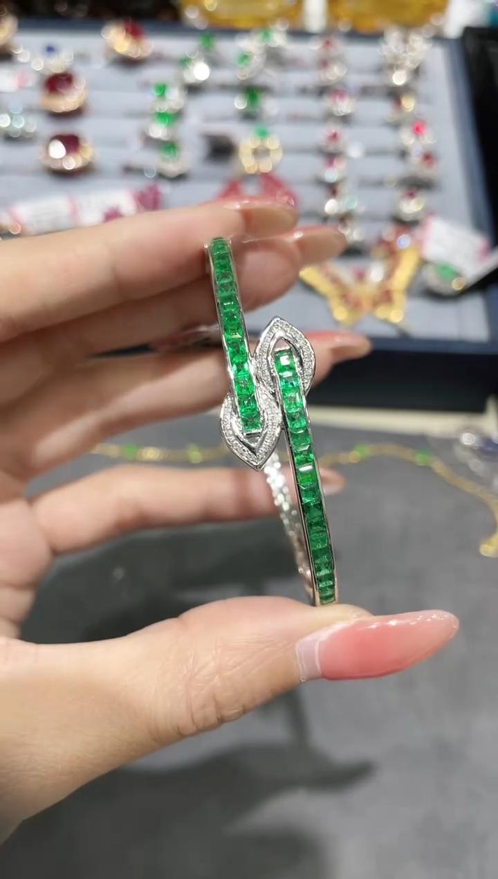 18K金镶嵌天然祖母绿手镯凤尾款 K白