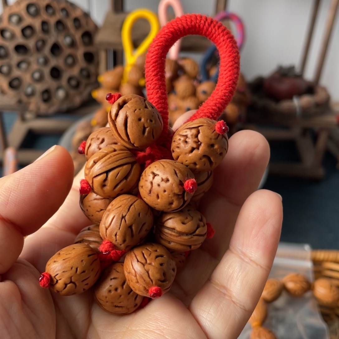 董***新桃枭葡萄串18颗一串