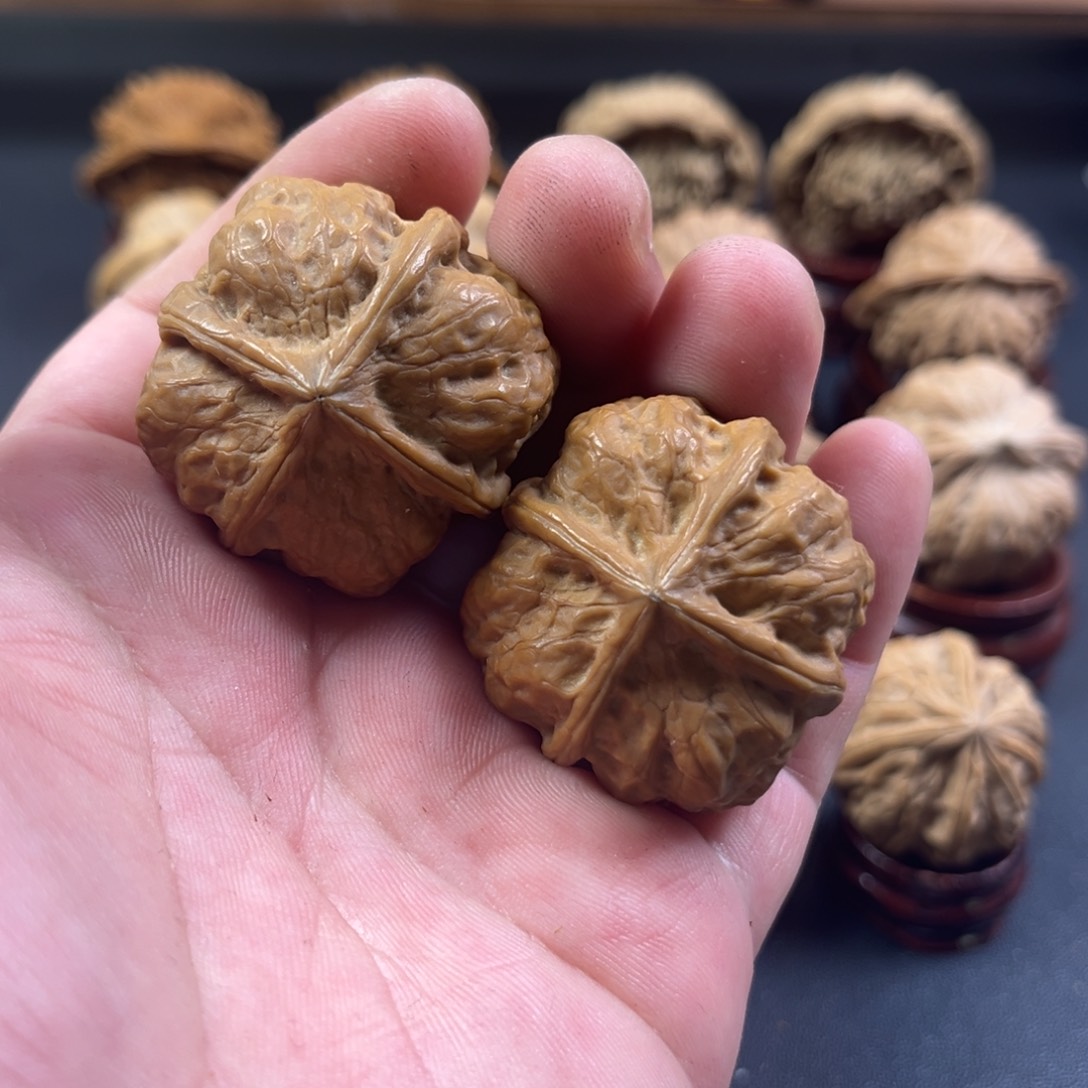 文玩核桃把件_**c云铁四棱骰子