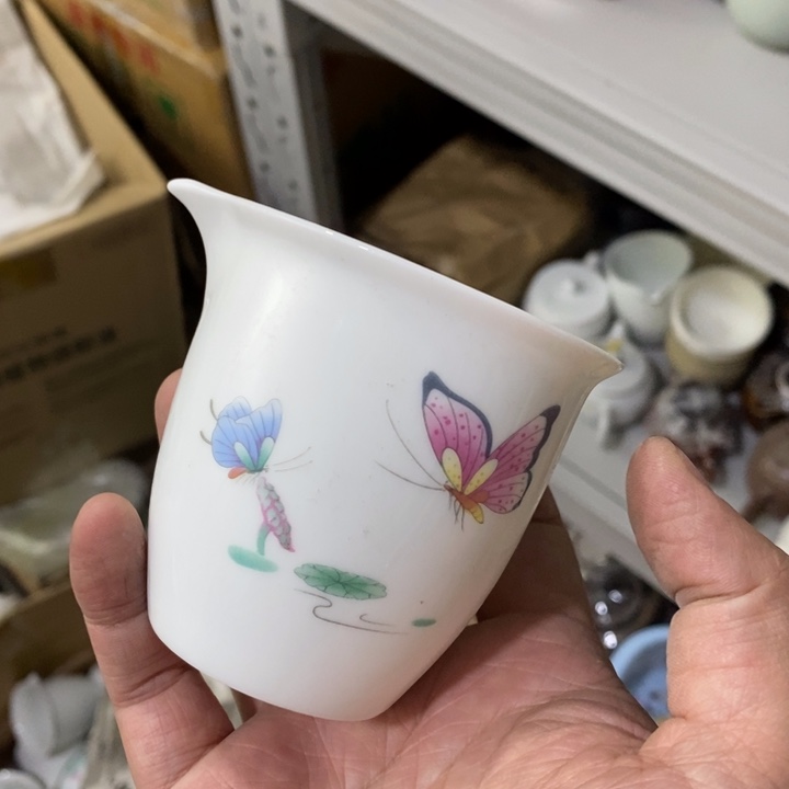 陶瓷艺术品及陶瓷壶