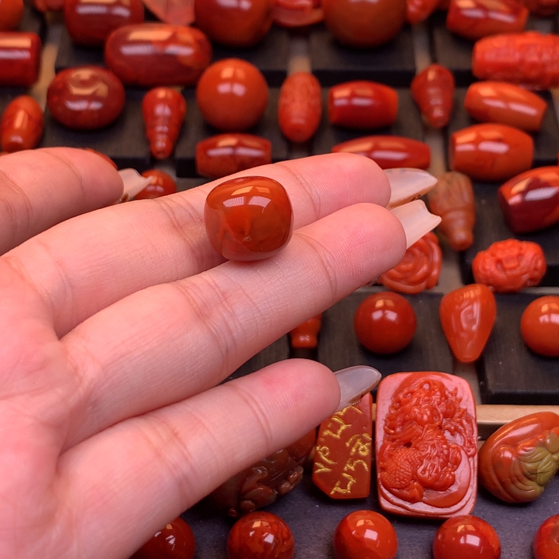 南红玛瑙未镶嵌川料原矿老型单珠14.2mm