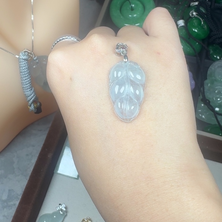 翡翠未镶嵌颈饰11