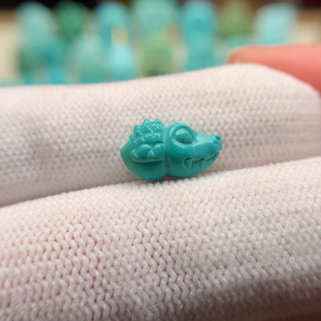 绿松石配饰未镶嵌