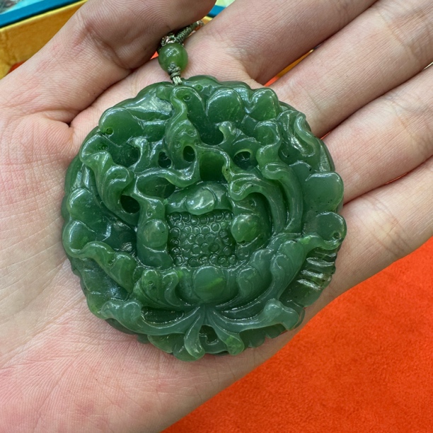 碧玉老坑料阳绿花开富贵手工精雕55.5*12mm