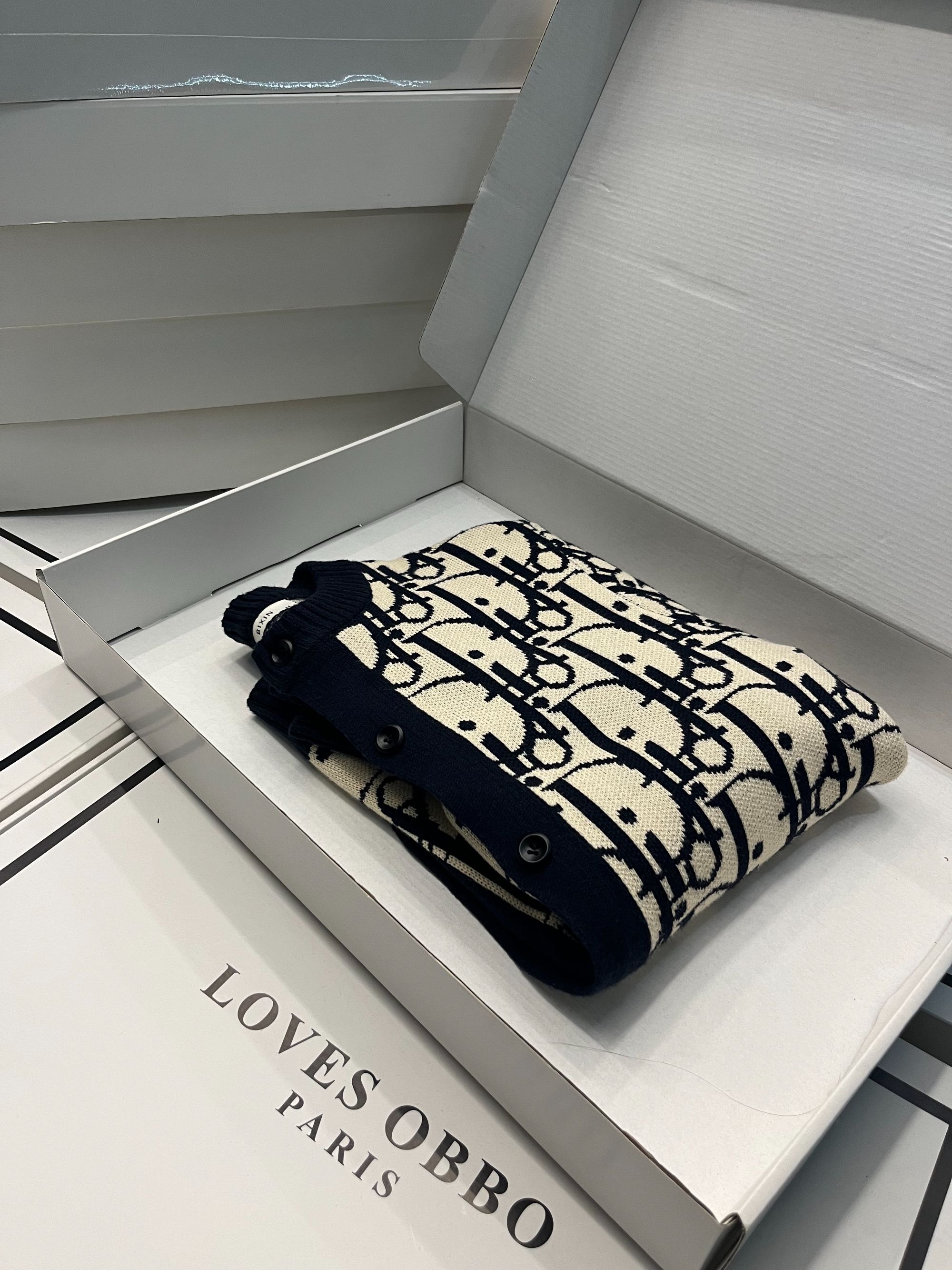 【小刘】秋冬新款高端轻奢毛衣男士青年简约设计感开衫毛衣