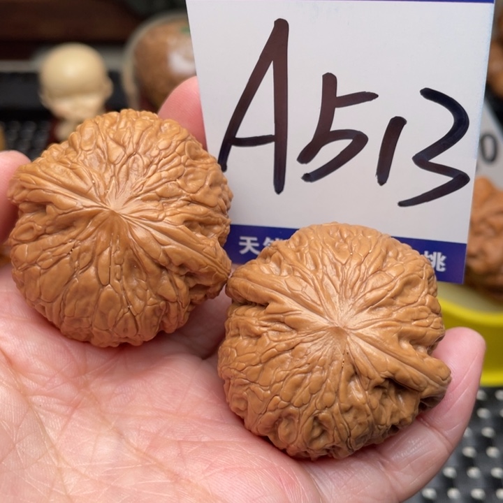 桃核把件铁锤妹妹39