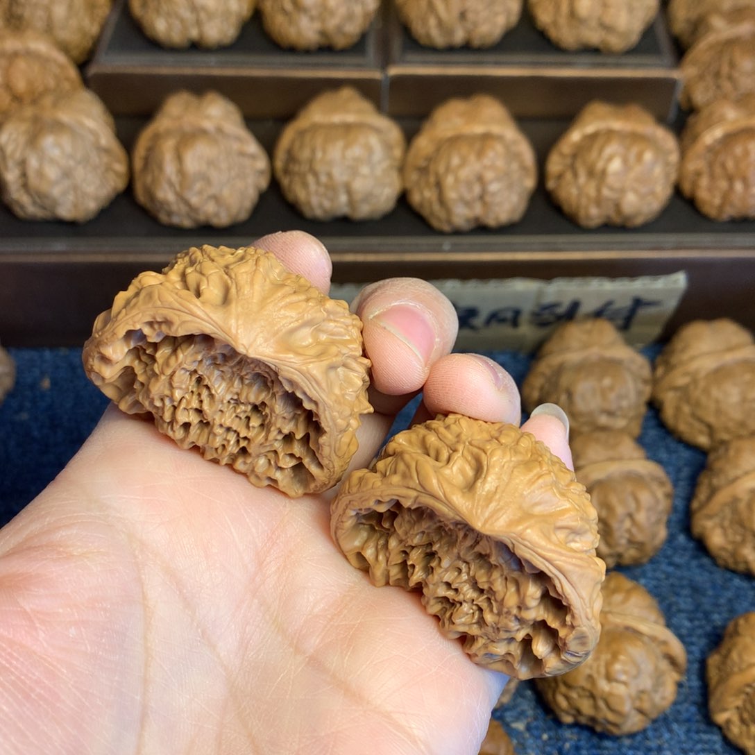 桃核吊坠一**李蛤蟆核桃