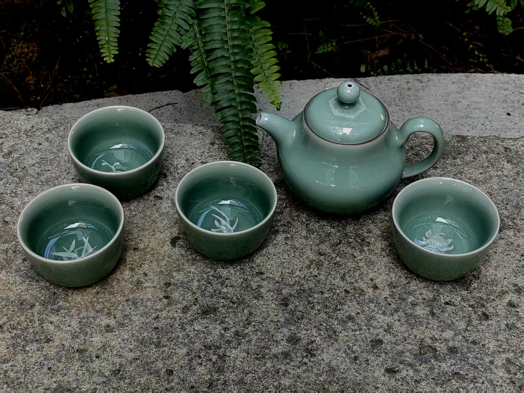 梅红玲手工青瓷工艺