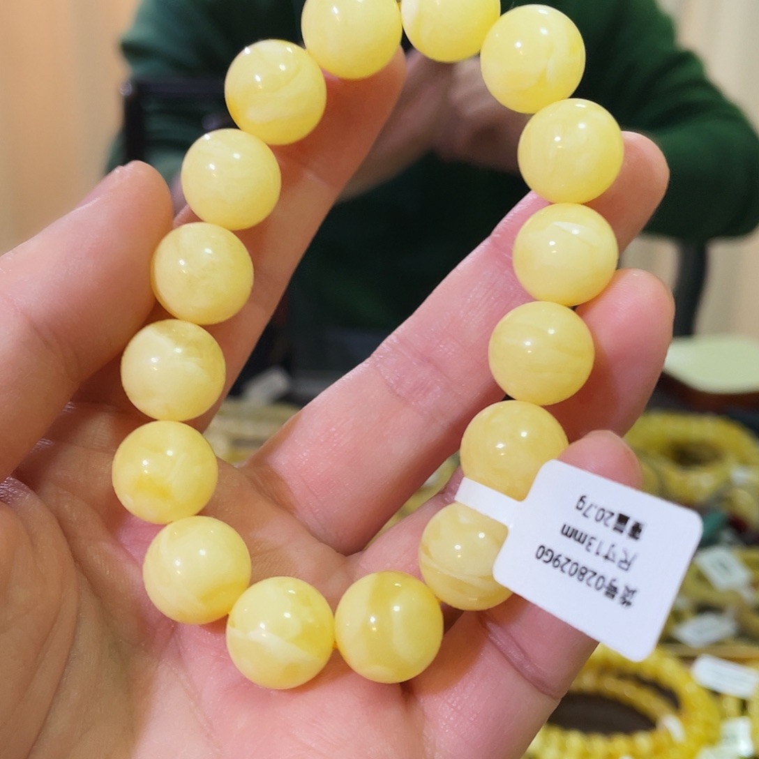 晴***天琥珀未镶嵌颈饰20.7g
