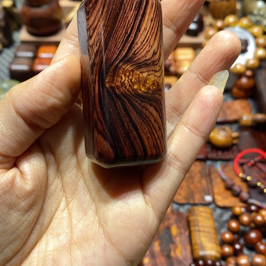 W****微凹黄檀（南美大红酸枝）