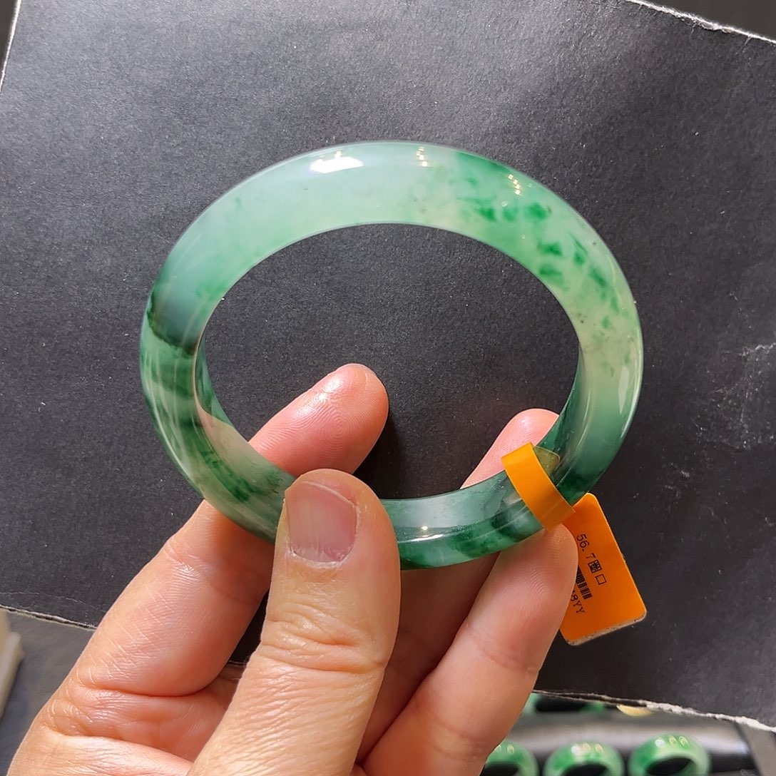 石英质玉未镶嵌手镯