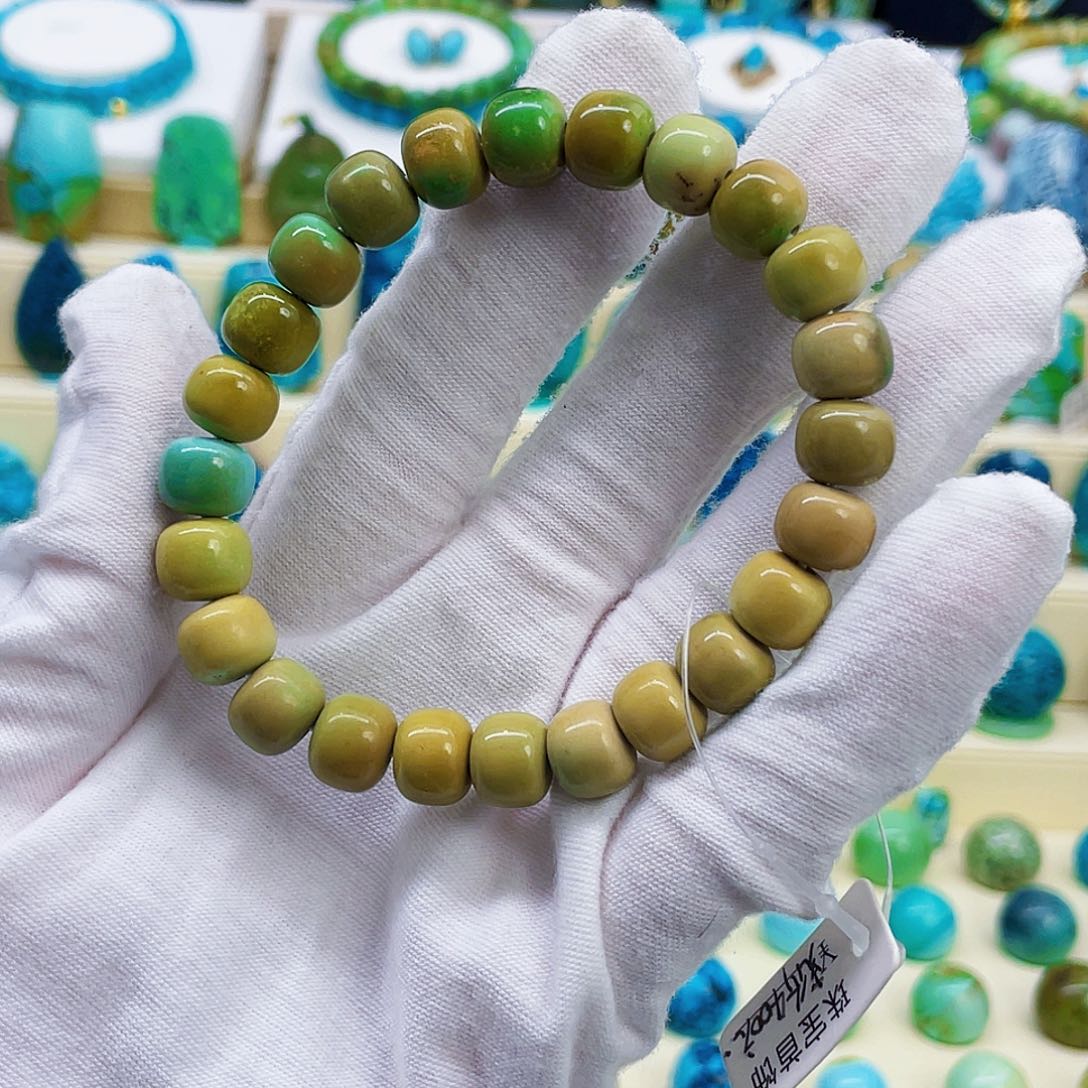 绿松石未镶嵌颈饰