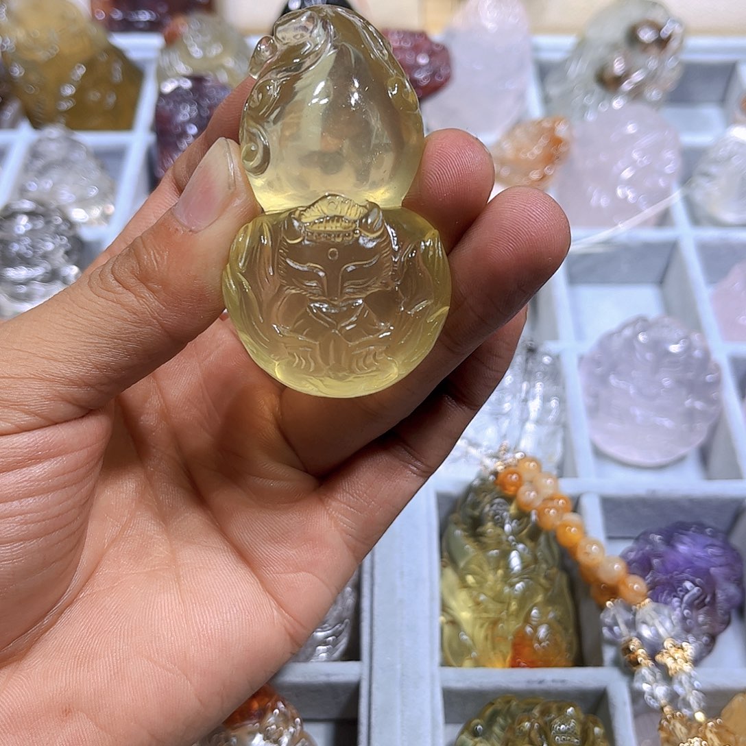 水晶吊坠(不含链)未镶嵌巴*?