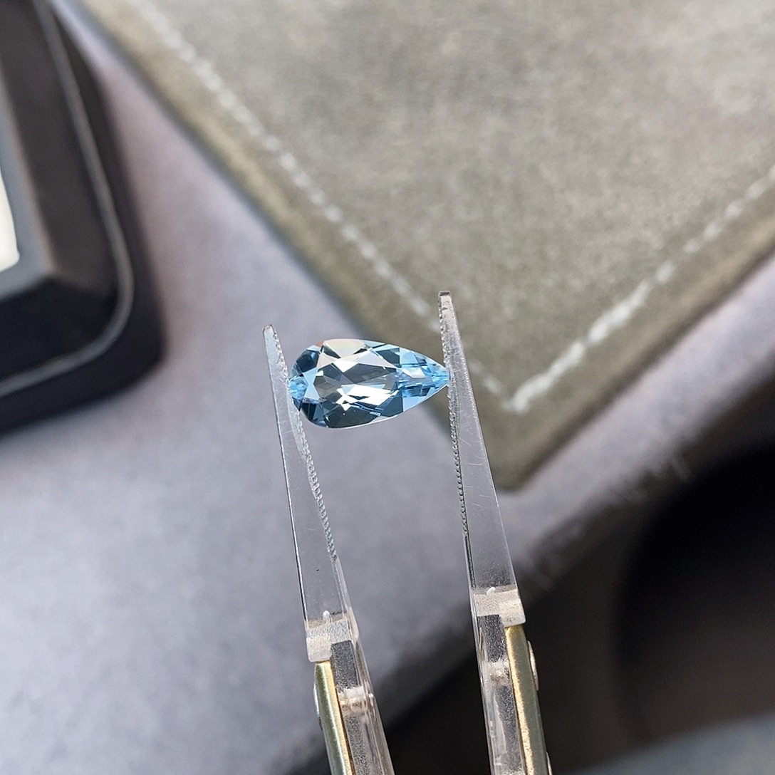 笔搁未镶嵌海蓝宝石1.84ct 圣玛利亚