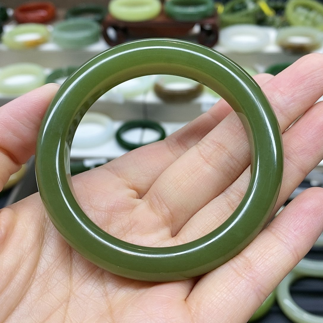 【闪购商品】未镶嵌手镯和田玉