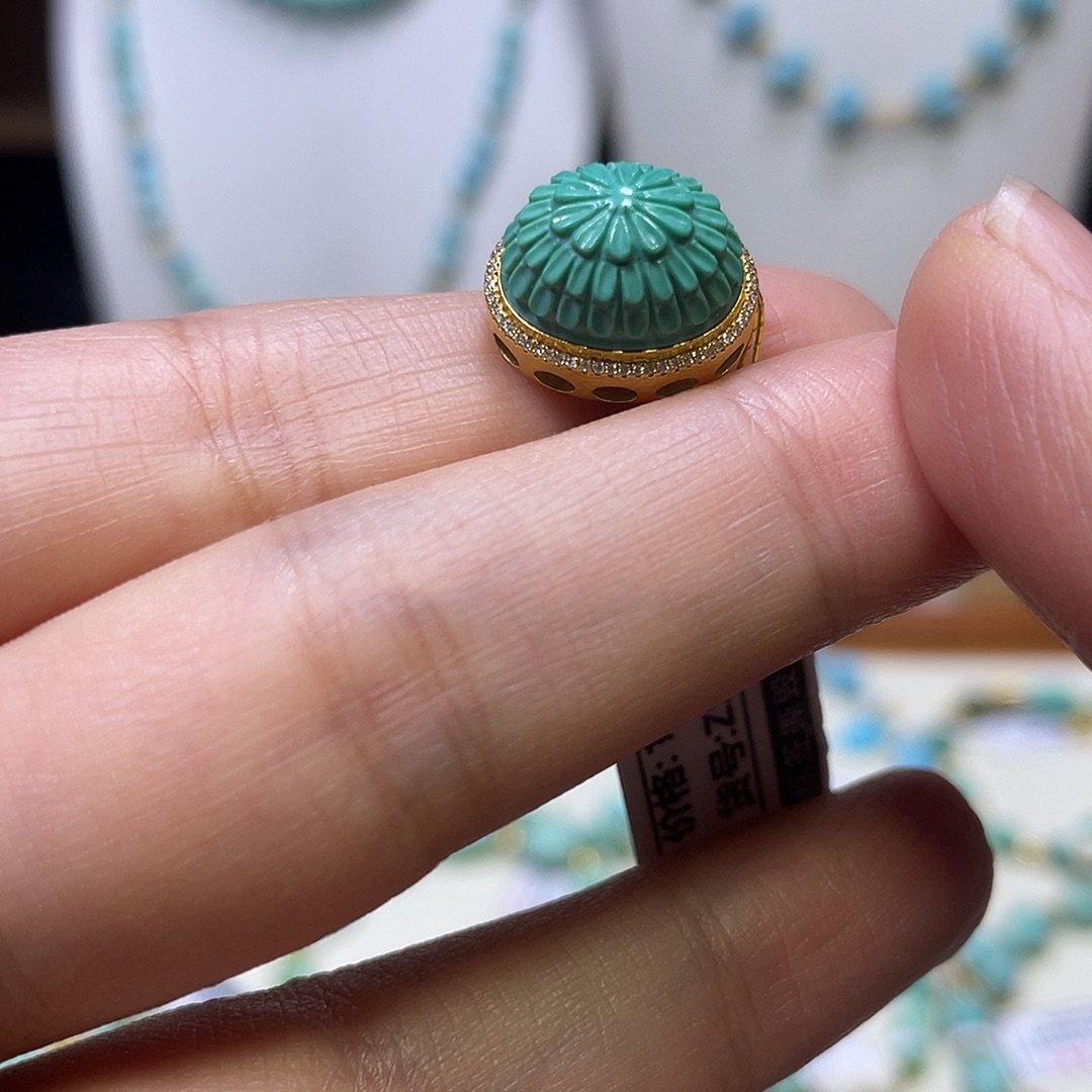 绿松石18K金镶嵌多啦