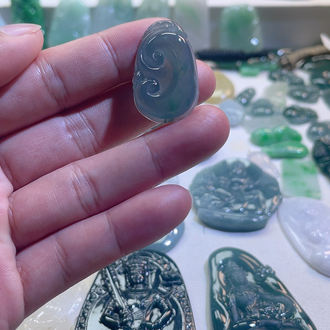 翡翠颈饰未镶嵌翡翠吊坠