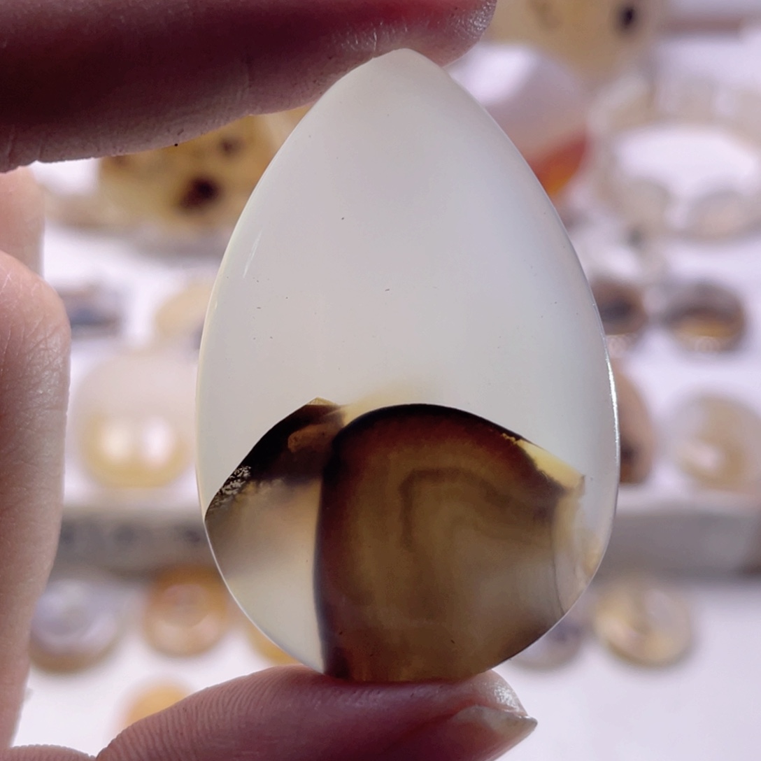 玛瑙/玉髓未镶嵌珠宝奇石