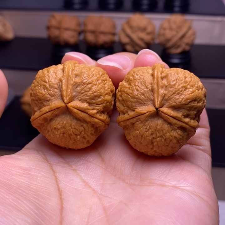 文玩核桃把件满天星三楞14