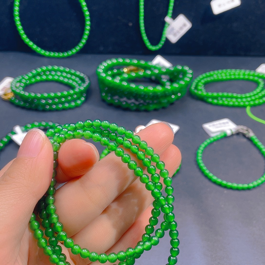 翡翠未镶嵌颈饰卡4