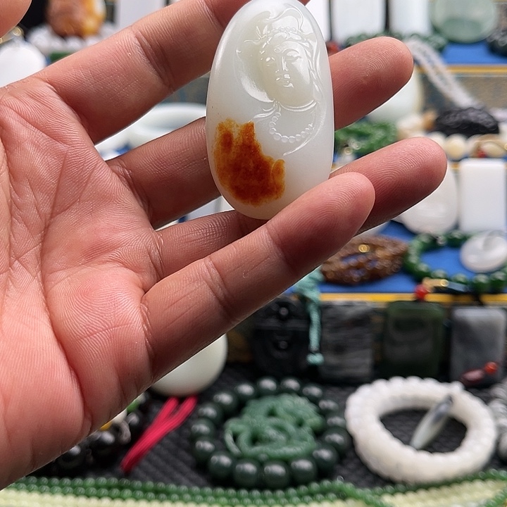 行***.和田玉（白玉）未镶嵌颈饰