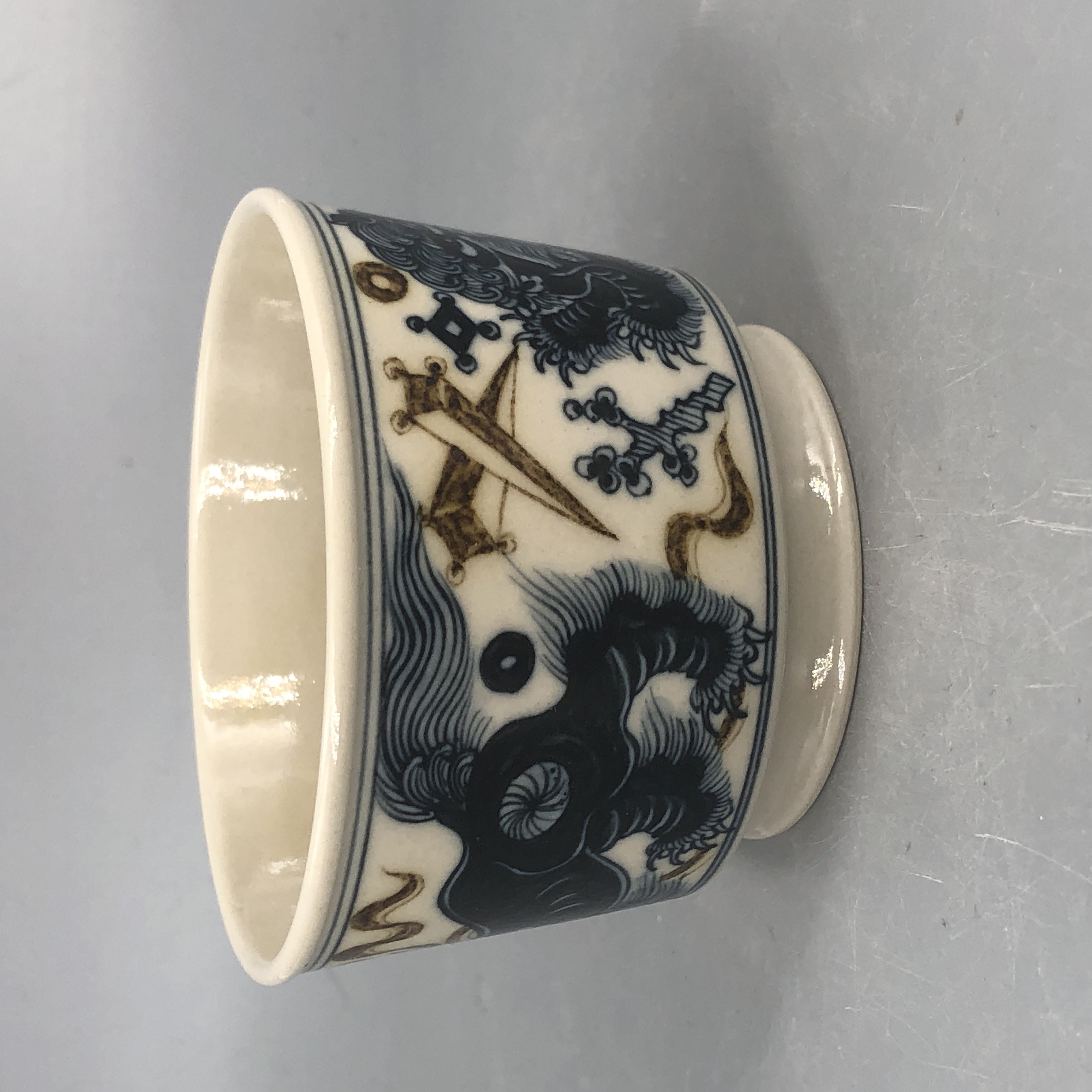 【占春生】青花釉里金狮子直口杯yzlg496