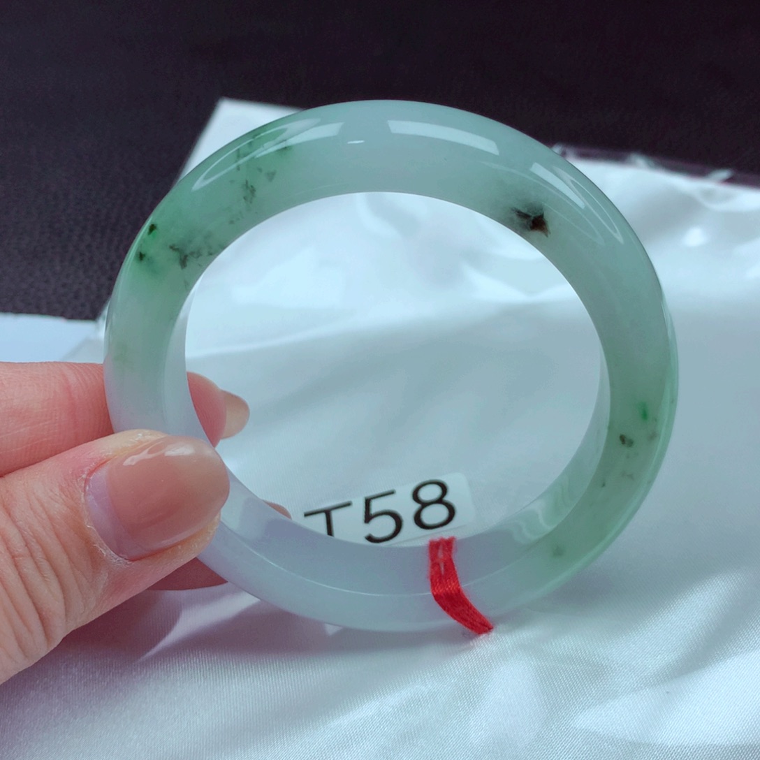 翡翠手镯未镶嵌手镯88