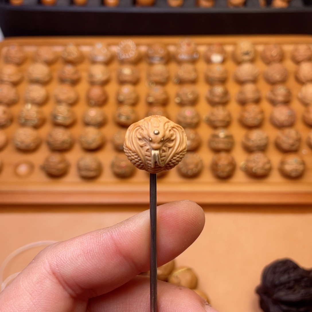 猴头核桃手串猴头核桃精工蛇王