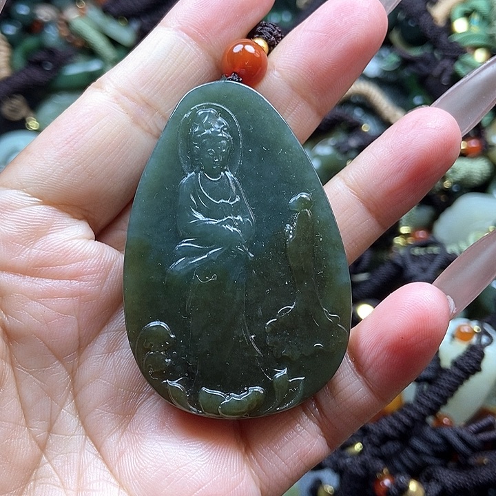 和田玉颈饰未镶嵌